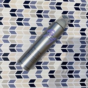 Monat Glossy Shine Mist